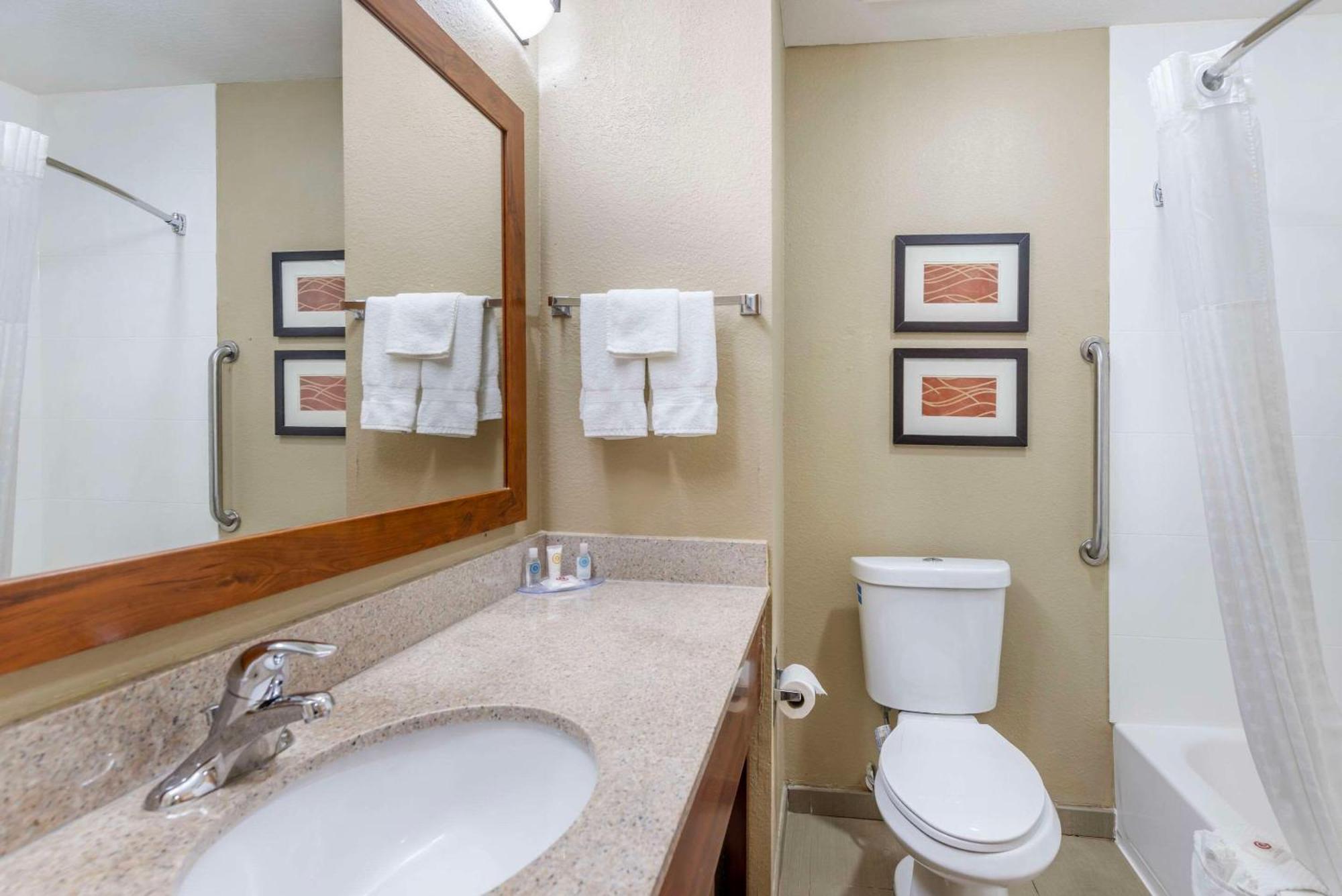 Comfort Inn Грейн-Веллі Екстер'єр фото